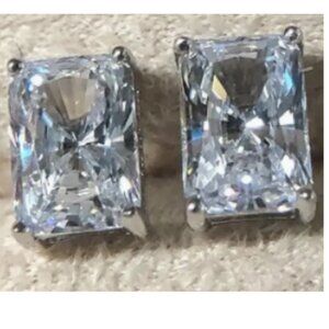 5 carat Zircon Stud Earrings Silver Plated